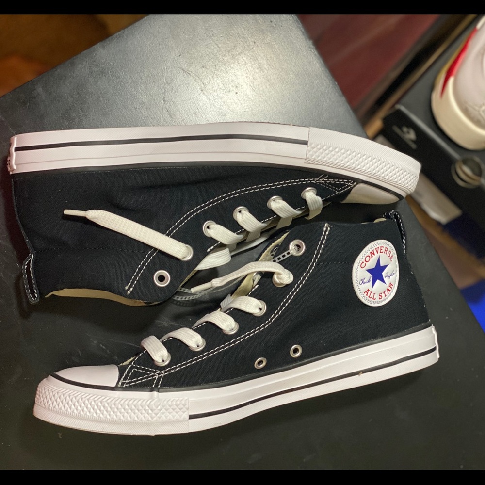 Converse mid-top size 8 1/2 men